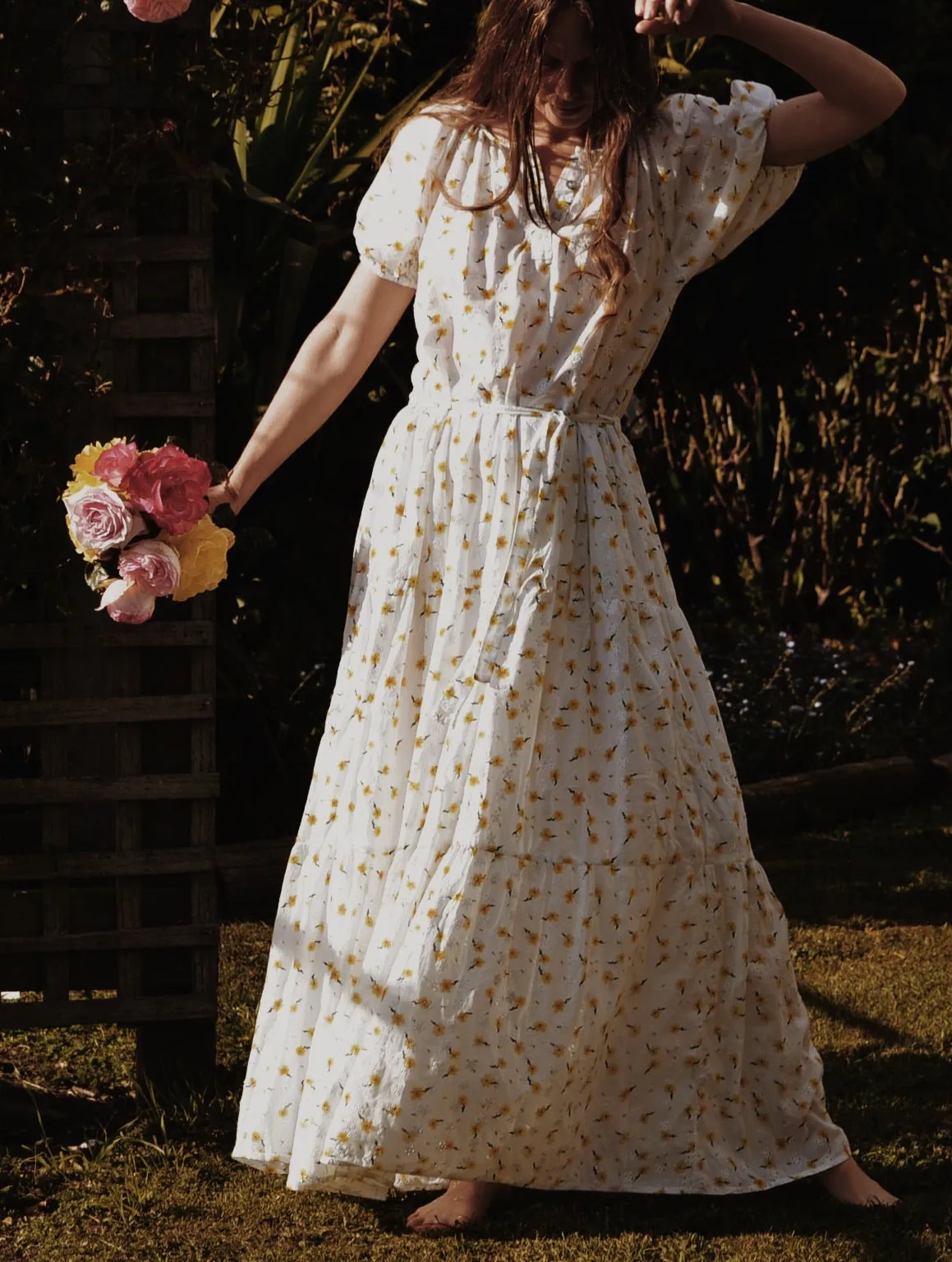 100% RECYCLED COTTON - DELPHINIUM MAXI DRESS WHITE DAISY FLORAL