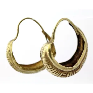 A pair of Mesopotamian Gold Lunate Earrings, Early Dynastic Period, ca. 2500 - 2400 BCE