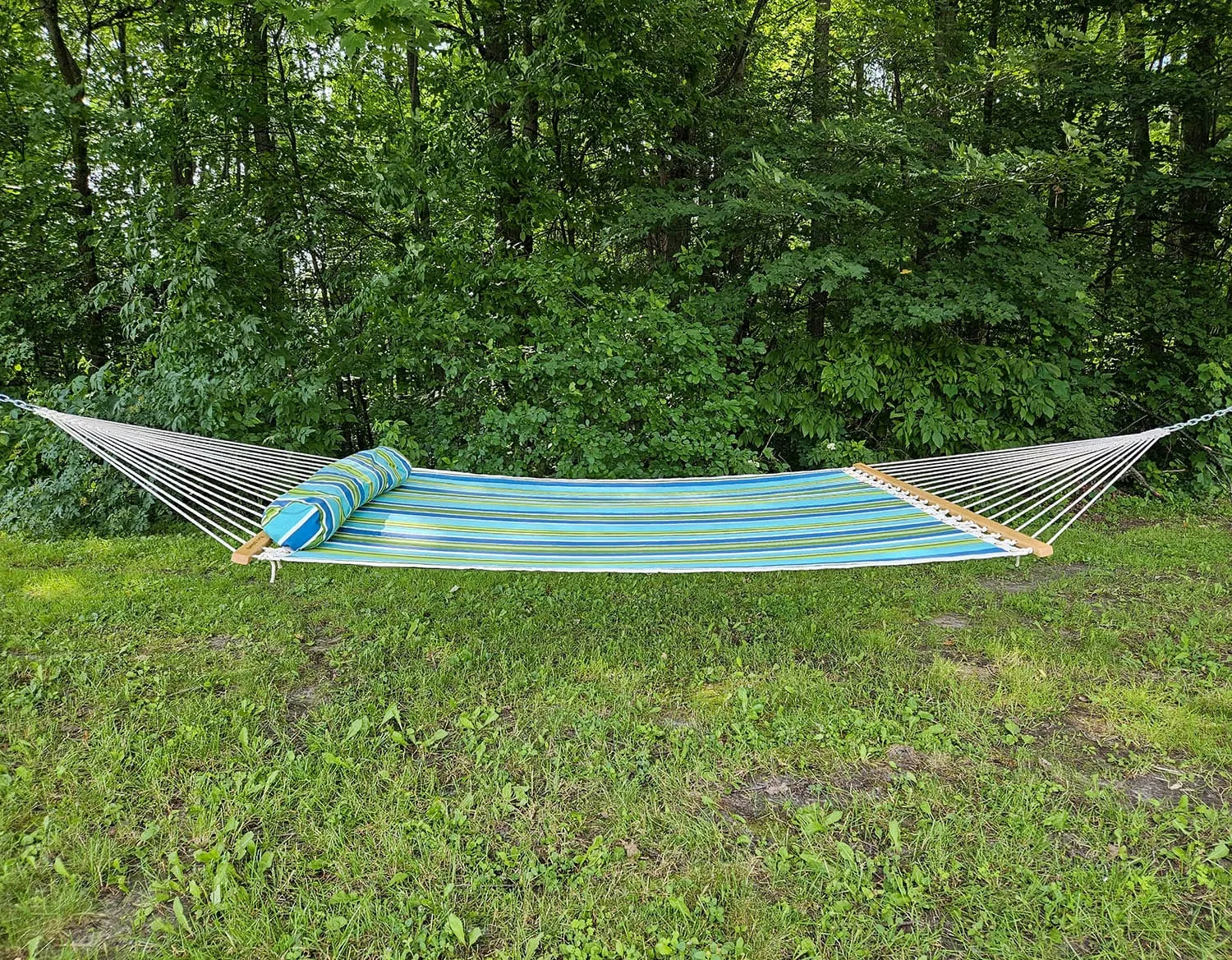 Deluxe Quilted Hammock with Bamboo Stand