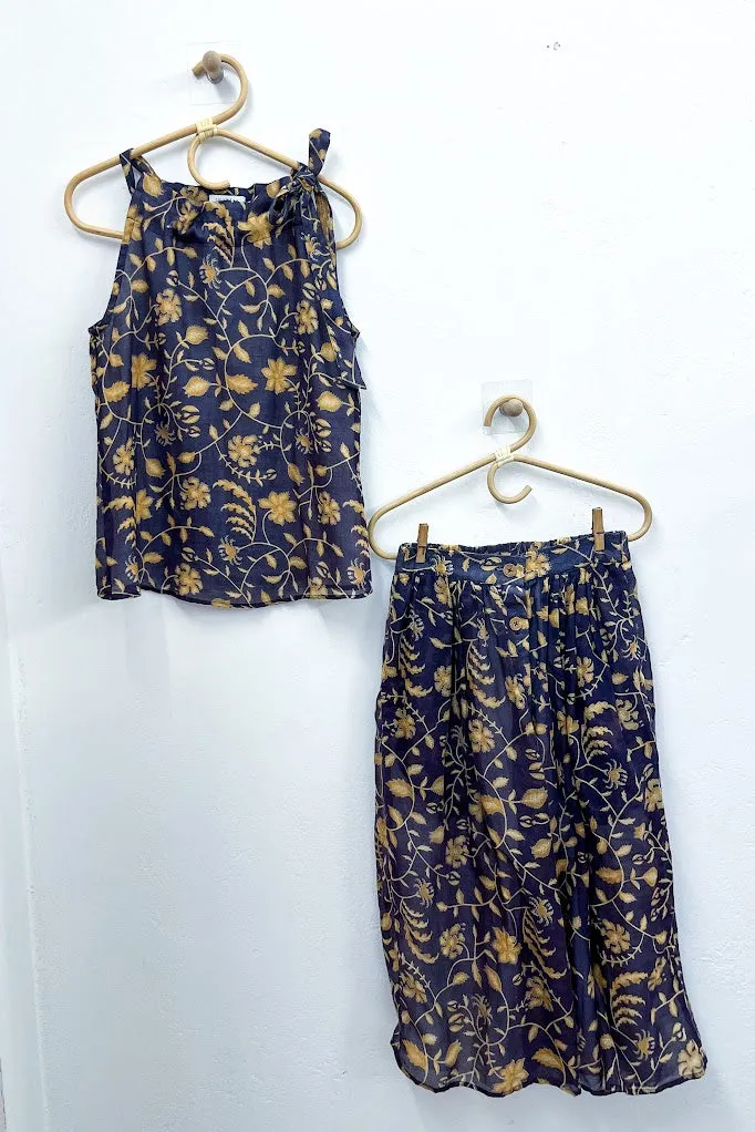 Navy & Tan Floral Tie-Neck Halter Top - XXS