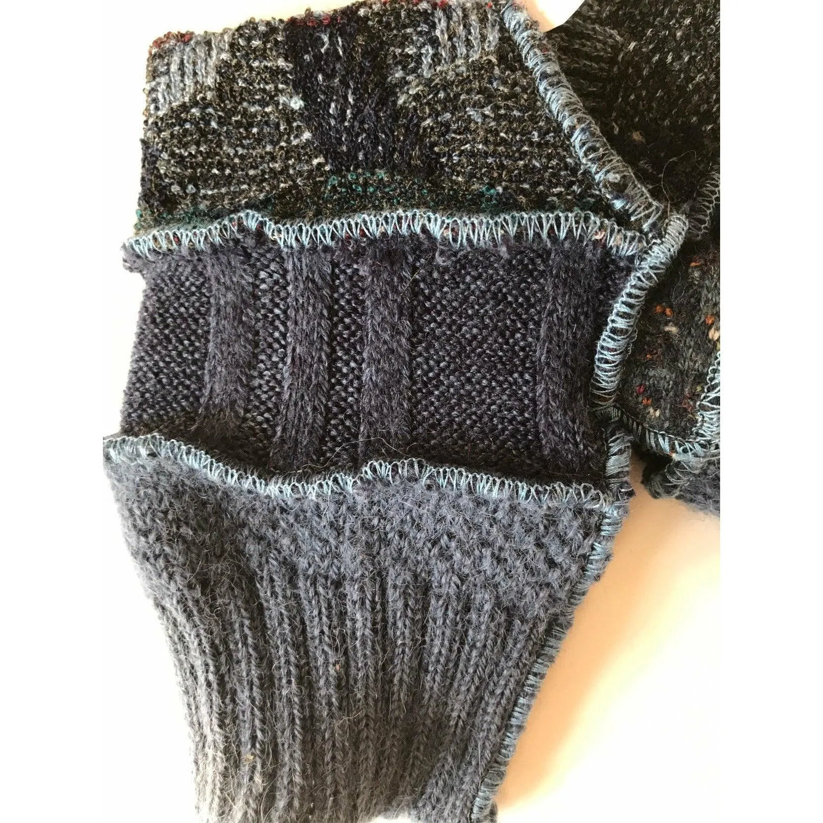 Recycled sweater texting fingerless gloves in blue shades with thumb guards