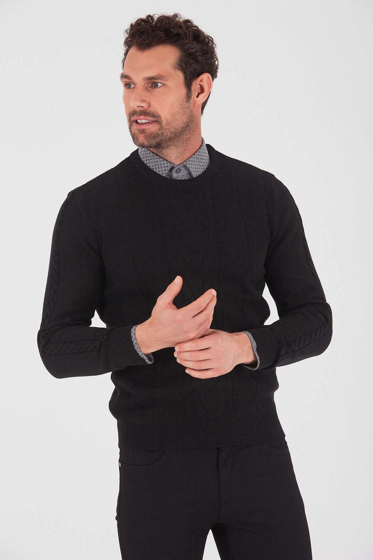 Regular Fit Plain Cotton Blend Grey Crewneck Sweater, Black