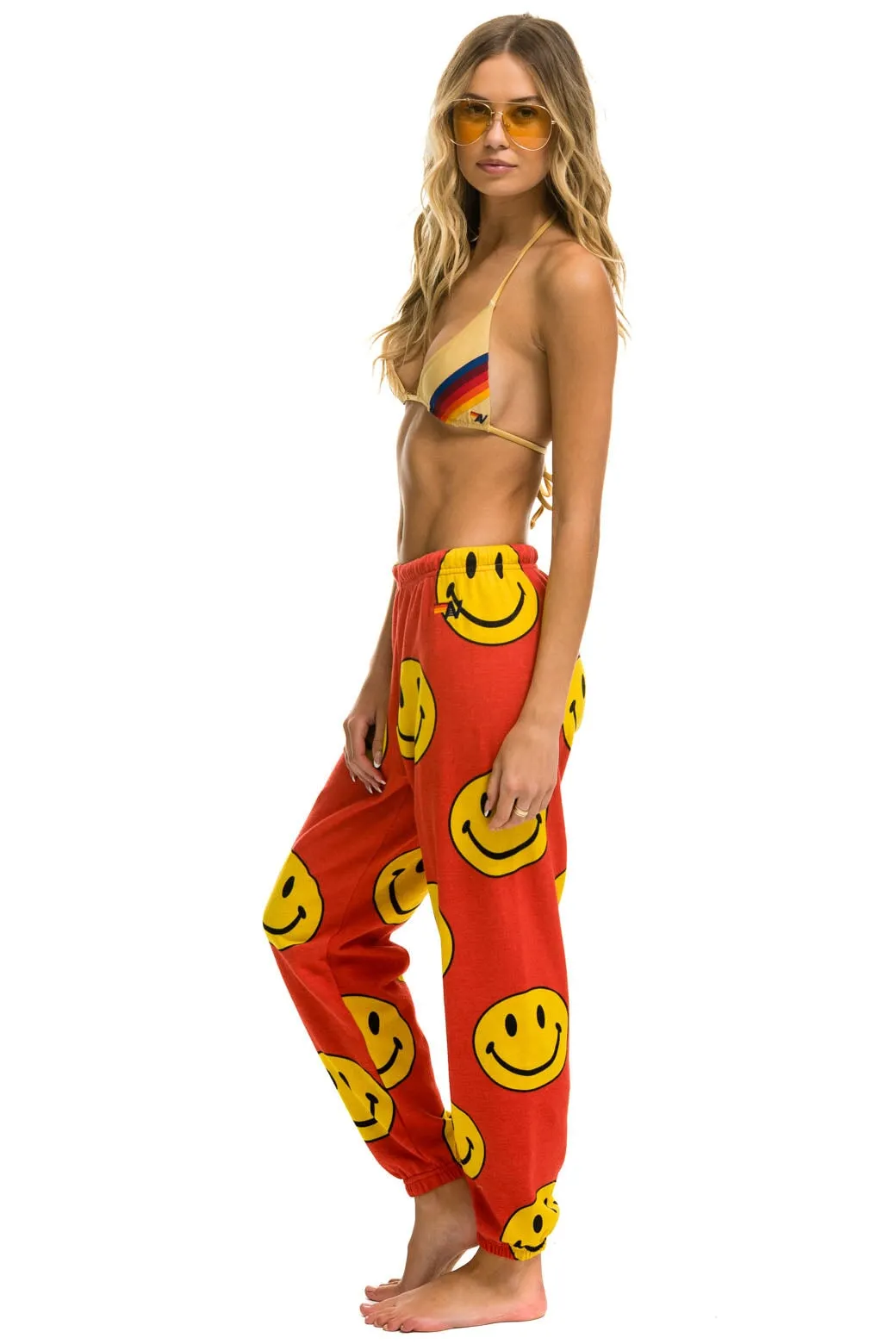 SMILEY REPEAT SWEATPANTS - RED