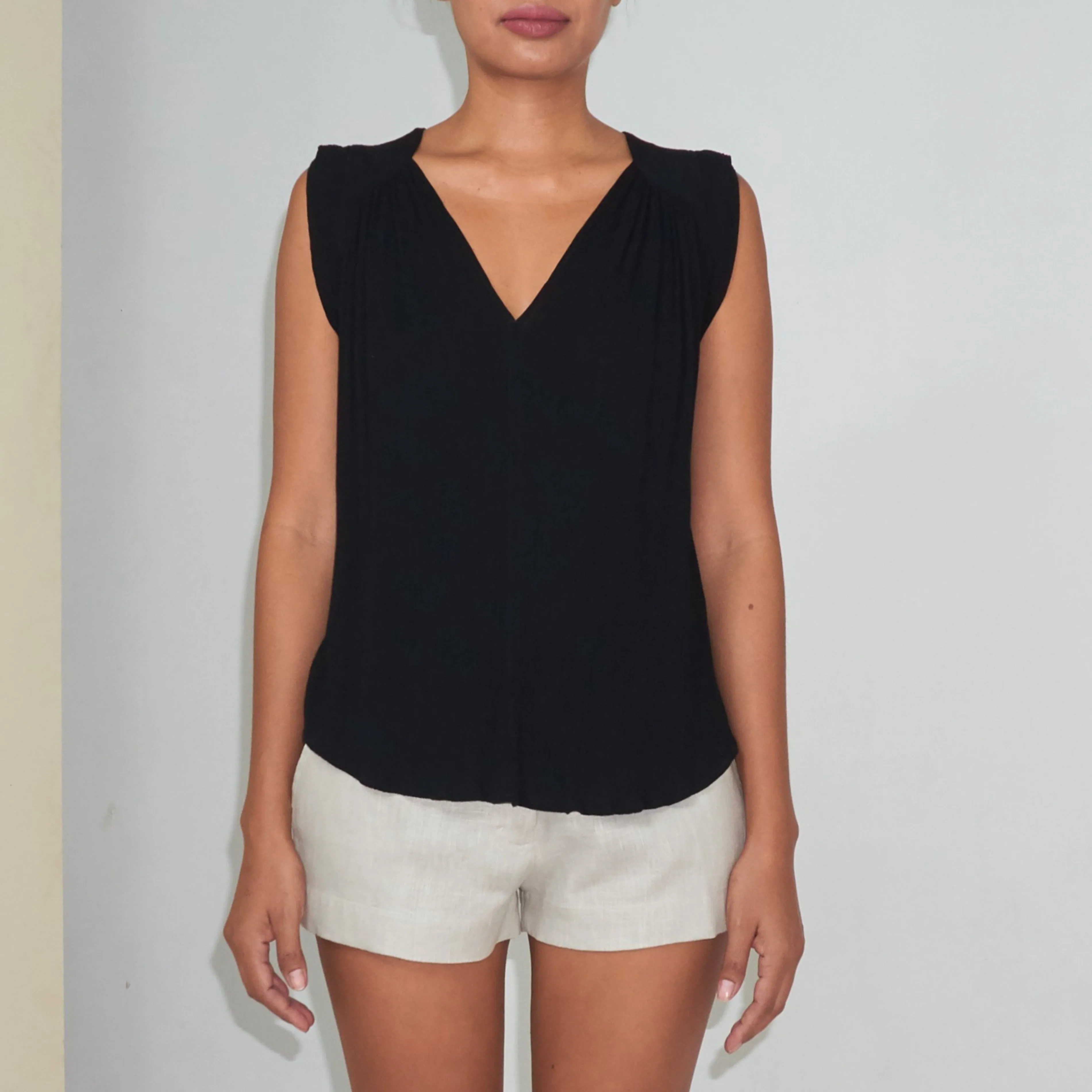 TRANSIT SLEEVELESS TOP - Crinkled Rayon | Black