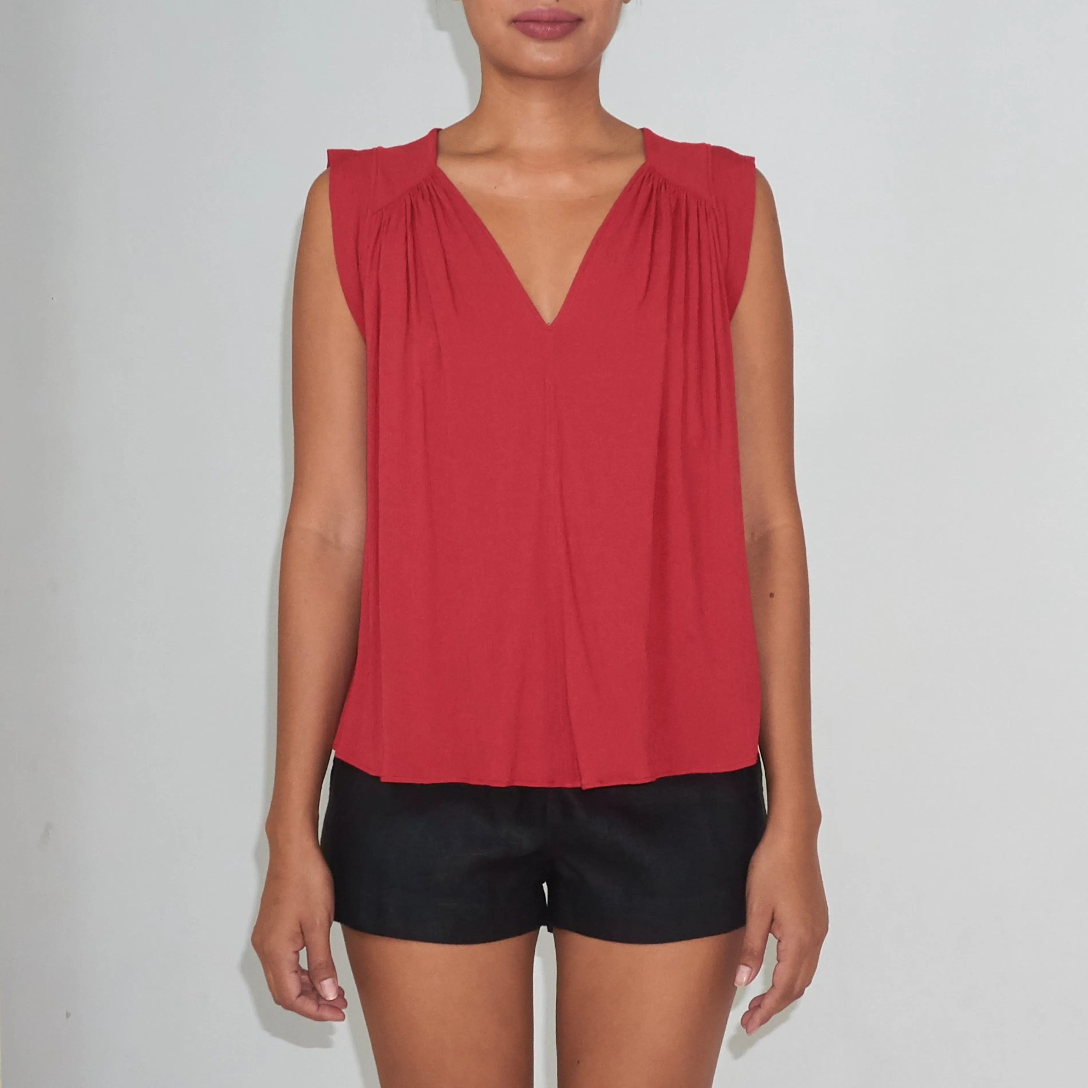 TRANSIT SLEEVELESS TOP - Crinkled Rayon | Dark Raspberry